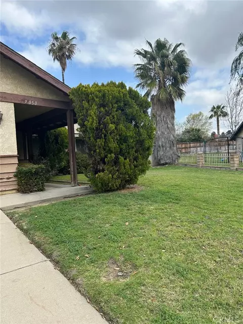9050 Dumond Dr, Fontana, CA 92335