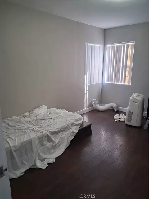 Bedroom - 270 E Heath Ln, Long Beach, CA 90805 photo 1 of 2