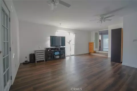 Living - 404 Poinsettia, Compton, CA 90221 photo 2 of 6