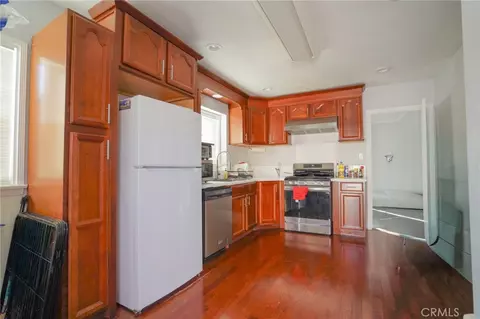 Kitchen - 404 Poinsettia, Compton, CA 90221 photo 5 of 5