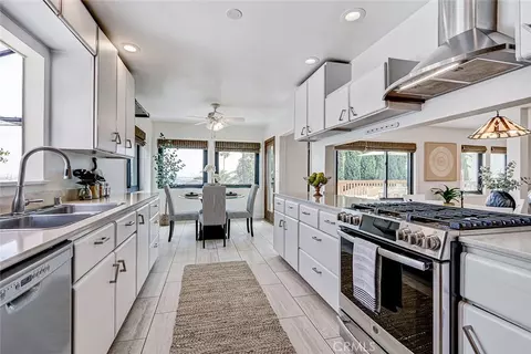 404 Hanford Ave, San Pedro, CA 90732