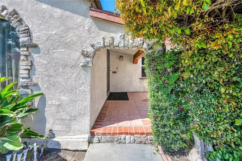 1617 W 80th St, Los Angeles, CA 90047