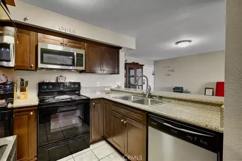 Kitchen - 15000 Downey Ave #243, Paramount, CA 90723 photo 1 of 2