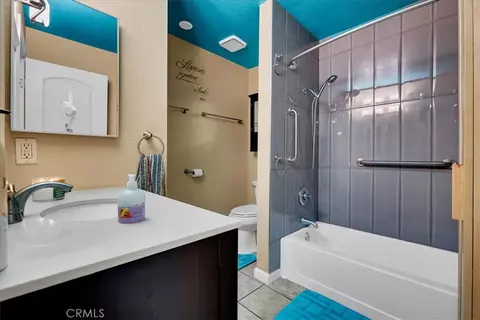 Bath - 15000 Downey Ave #243, Paramount, CA 90723 photo 1 of 4