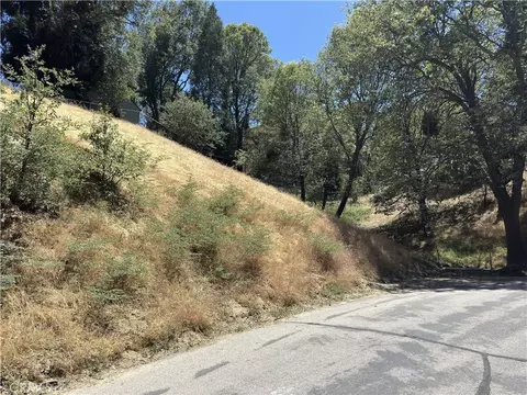 338 Davos Dr, Crestline, CA 92325 photo 9