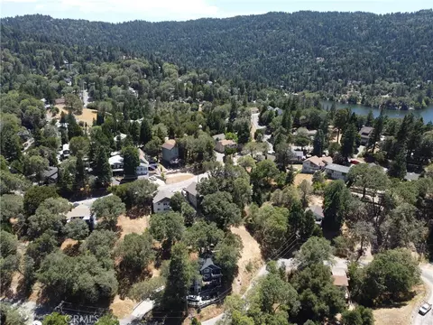 338 Davos Dr, Crestline, CA 92325 photo 2
