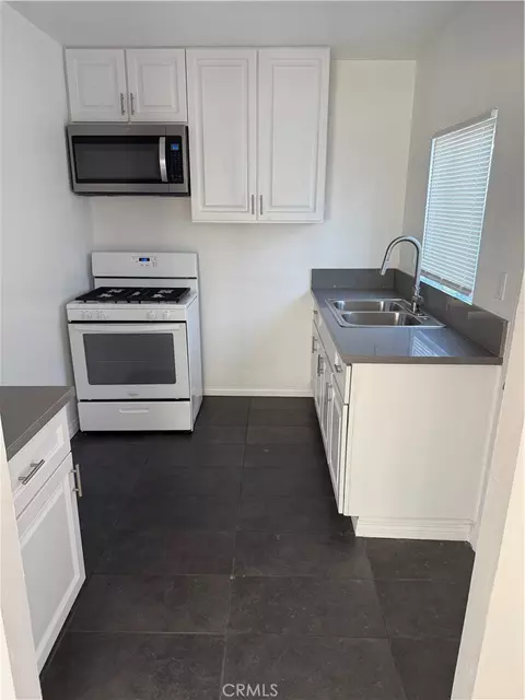 1323 Walnut Ave, Long Beach, CA 90813 photo 3