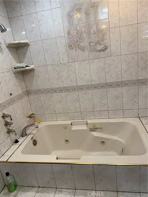 Bath - 412 E Cassidy, Carson, CA 90746 photo 2 of 2