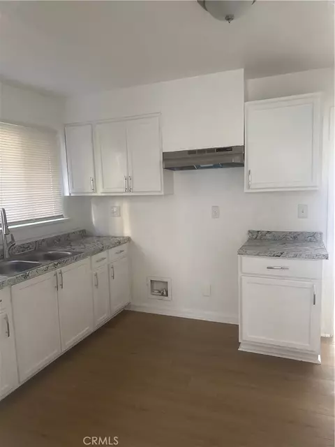 Kitchen - 1136 E Alhambra Ct, Long Beach, CA 90813 photo 2 of 2