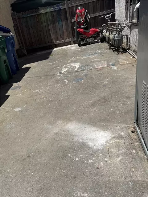 Exterior - 1136 E Alhambra Ct, Long Beach, CA 90813 photo 1 of 2