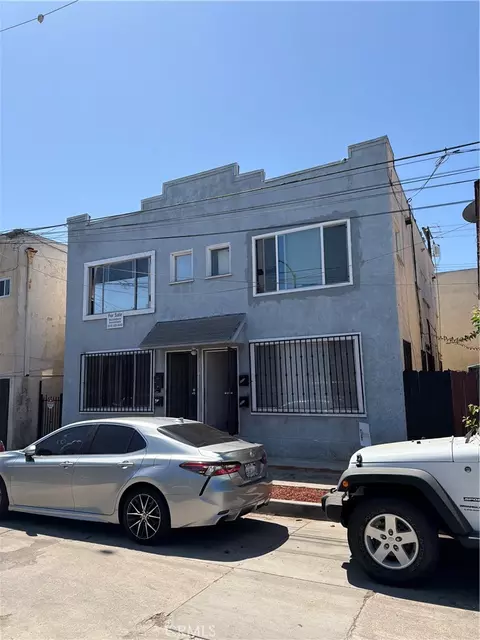 1136 E Alhambra Ct, Long Beach, CA 90813