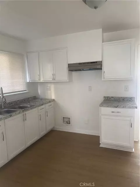 Kitchen - 1136 E Alhambra Ct, Long Beach, CA 90813 photo 2 of 2