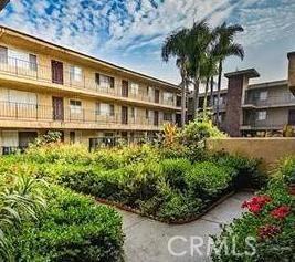 8505 Columbus Ave #315, North Hills, CA 91343