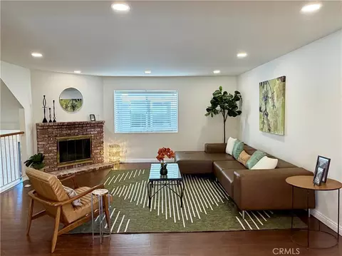 1421 12th St #5, Manhattan Beach, CA 90266