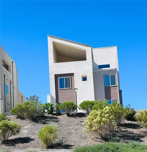 27148 Skyland, Valencia, CA 91381