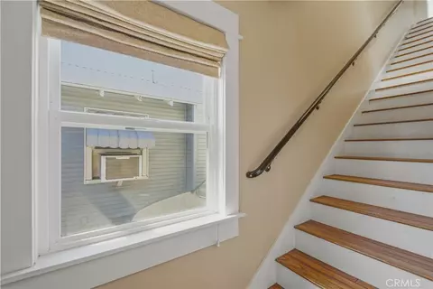 Entry Way - 2151 E Spaulding Ct, Long Beach, CA 90804 photo 2 of 2