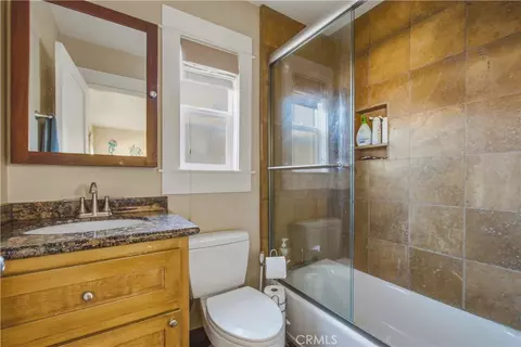 Bath - 2151 E Spaulding Ct, Long Beach, CA 90804 photo 2 of 3