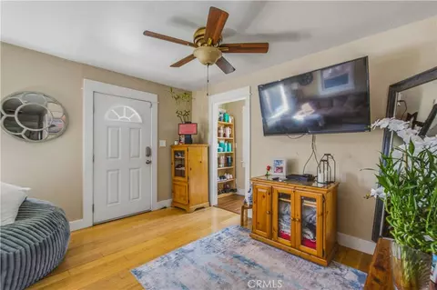 Entry Way - 2151 E Spaulding Ct, Long Beach, CA 90804 photo 1 of 2