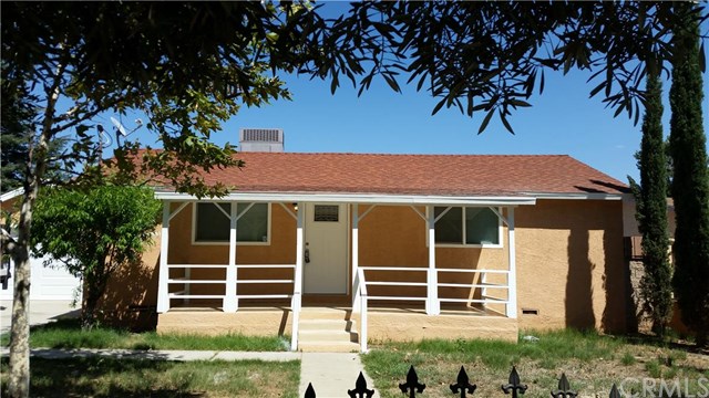 1074 Chestnut Ave, Beaumont, CA 92223 photo 1