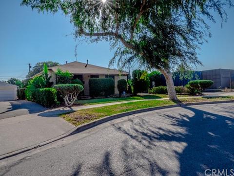 915 Pine St, Corona, CA 92879 photo 1