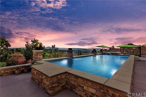 680 Crystal Mountain Cir, Riverside, CA 92506 photo 1