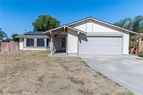 624 Pierce Ct, Hemet, CA 92543