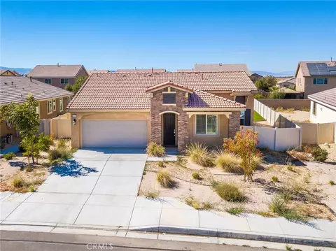 45731 Chama Dr, Lancaster, CA 93535