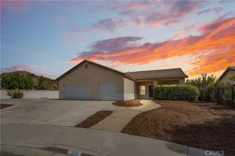 206 N California St, Lake Elsinore, CA 92530