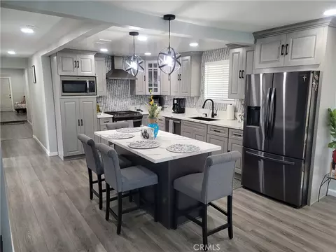 930 N Soldano Ave, Azusa, CA 91702