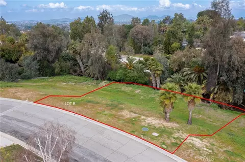 1389 Ocotillo Dr, Riverside, CA 92506 photo 17