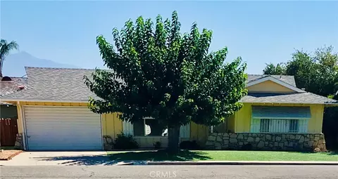 680 Mount Hood Dr, Hemet, CA 92543