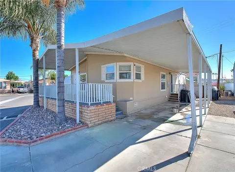 220 S Elk St #64, Hemet, CA 92543