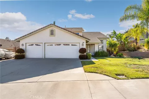 7560 Lochinvar Ct, Highland, CA 92346