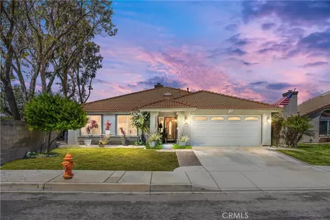 7960 Valencia Ct, Highland, CA 92346