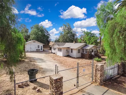 10560 Robinson Ave, Riverside, CA 92505
