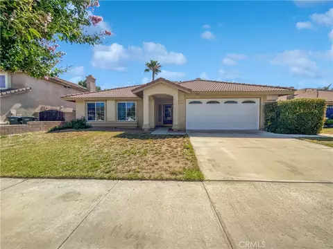 832 Coramdeo Ct, Hemet, CA 92543