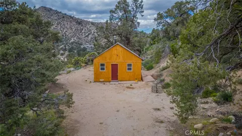 7725 Scenic Dr, Pinon Hills, CA 92372 photo 4