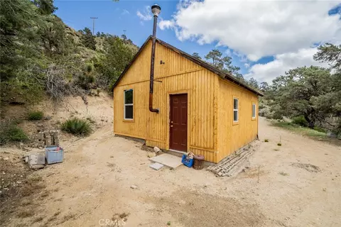 7725 Scenic Dr, Pinon Hills, CA 92372 photo 9