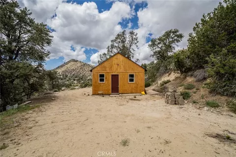 7725 Scenic Dr, Pinon Hills, CA 92372 photo 6