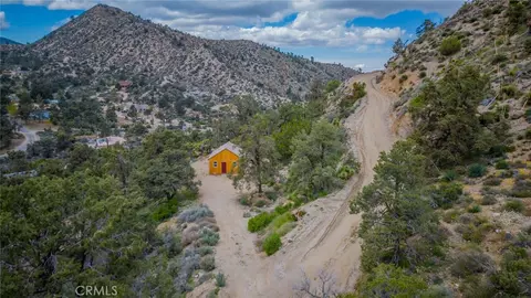 7725 Scenic Dr, Pinon Hills, CA 92372 photo 2