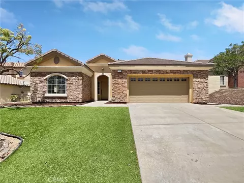 3364 Juniper Cir, Lake Elsinore, CA 92530