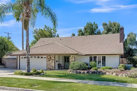 850 Navajo Dr, Riverside, CA 92507