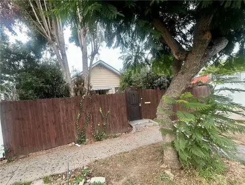 Exterior - 611 Sunset Ave, Venice, CA 90291 photo 2 of 8