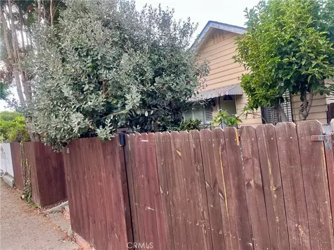 Exterior - 611 Sunset Ave, Venice, CA 90291 photo 3 of 8