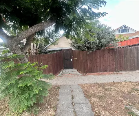 Exterior - 611 Sunset Ave, Venice, CA 90291 photo 1 of 8
