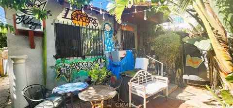 Exterior - 611 Sunset Ave, Venice, CA 90291 photo 4 of 8