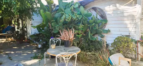 Exterior - 611 Sunset Ave, Venice, CA 90291 photo 7 of 8