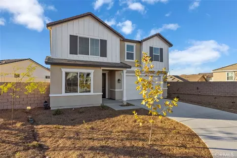 933 Dryden Dr, Lake Elsinore, CA 92530