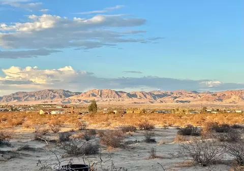 69570 Squaw Rd, Twentynine Palms, CA 92277