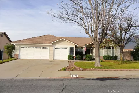 3976 N Flame Tree Ave, Rialto, CA 92377